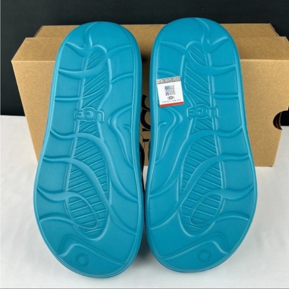UGG - Sport Yeah Sandal. Woman SZ: 7, 10. NWT Firm! Last one of each size left! - Picture 4 of 5